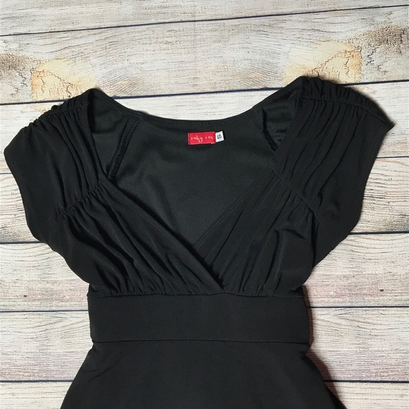 Black Dress - Picture 2 of 6